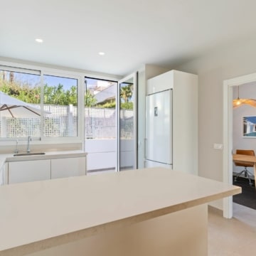 Newly built townhouse in a gated community in Nueva Andalucia, Marbella Picture 26
