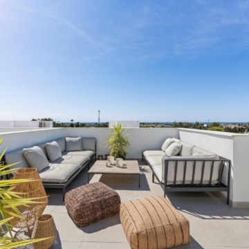 Newly built townhouse in a gated community in Nueva Andalucia, Marbella Picture 34