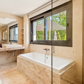 Elegant five bedroom luxury villa nestled in prime location of Nueva Andalucia, Marbella Picture 20