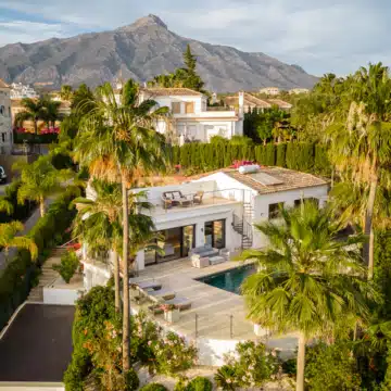 Elegant five bedroom luxury villa nestled in prime location of Nueva Andalucia, Marbella Picture 39