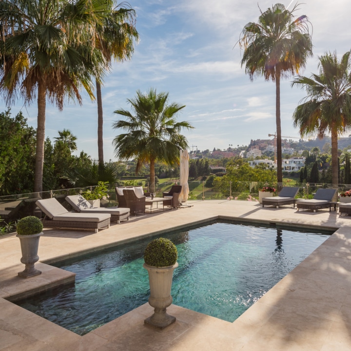 Elegant five bedroom luxury villa nestled in prime location of Nueva Andalucia, Marbella Picture