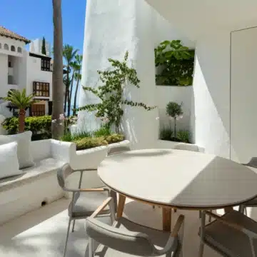 Modern apartment within the exclusive enclave of the Puente Romano Resort on the Marbella Golden Mile Picture 19