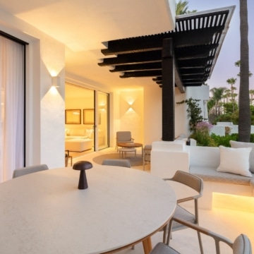 Modern apartment within the exclusive enclave of the Puente Romano Resort on the Marbella Golden Mile Picture 23