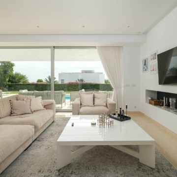 Luxurious modern villa located in the peaceful residential area of Rio Real Golf, Marbella Picture 17