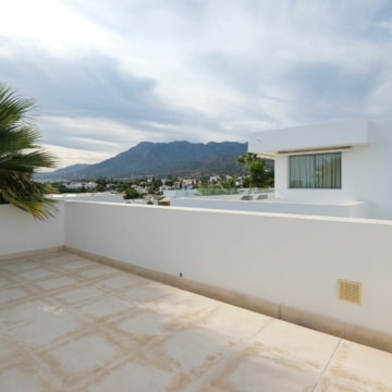 Luxurious modern villa located in the peaceful residential area of Rio Real Golf, Marbella Picture 25