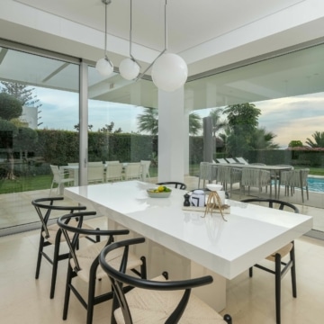 Luxurious modern villa located in the peaceful residential area of Rio Real Golf, Marbella Picture 6