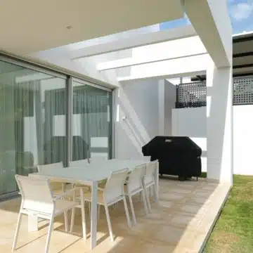 Luxurious modern villa located in the peaceful residential area of Rio Real Golf, Marbella Picture 11