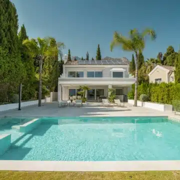 A beautifully renovated 5-bedroom villa in Balcones de Sierra Blanca, Marbella Golden Mile Picture 25