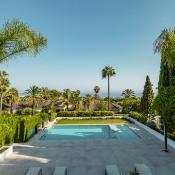 A beautifully renovated 5-bedroom villa in Balcones de Sierra Blanca, Marbella Golden Mile Picture 6