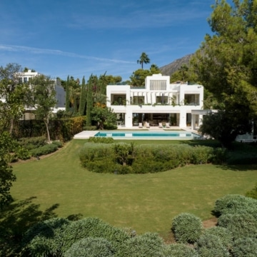 Spectacular villa within the serene gated community of Altos Reales, Marbella’s Golden Mile Picture 57