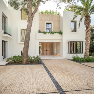 Spectacular villa within the serene gated community of Altos Reales, Marbella’s Golden Mile Picture 37