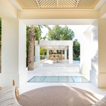 Spectacular villa within the serene gated community of Altos Reales, Marbella’s Golden Mile Picture 12