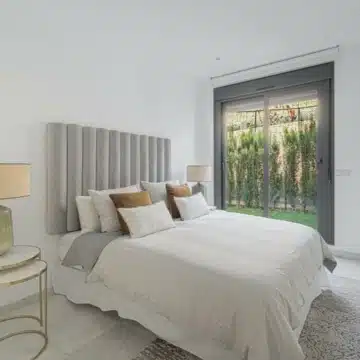 Modern garden apartment in Altos de Puente Romano on Marbella’s Golden Mile Picture 13