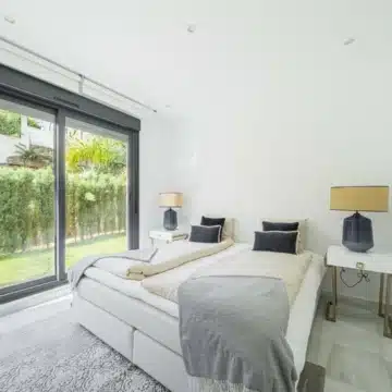 Modern garden apartment in Altos de Puente Romano on Marbella’s Golden Mile Picture 8