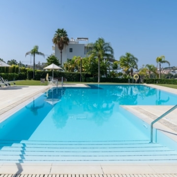 Exceptional 3 bed duplex penthouse apartment in Atalaya, Estepona Picture 18