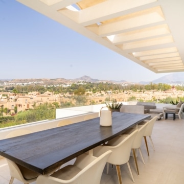 Exceptional 3 bed duplex penthouse apartment in Atalaya, Estepona Picture 6