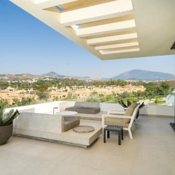 Exceptional 3 bed duplex penthouse apartment in Atalaya, Estepona Picture 8