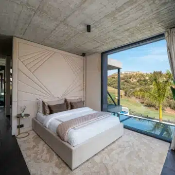 New modern frontline golf villa in luxury Marbella Club Golf Resort, Benahavis Picture 9