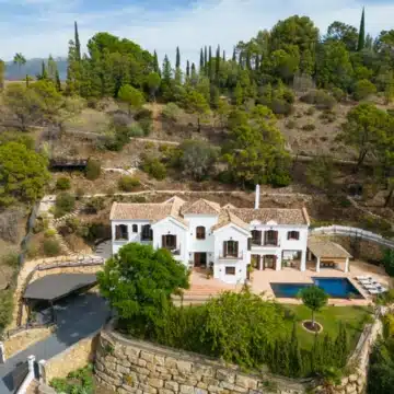 Luxurious villa nestled within the prestigious El Madroñal, Benahavis Picture 24