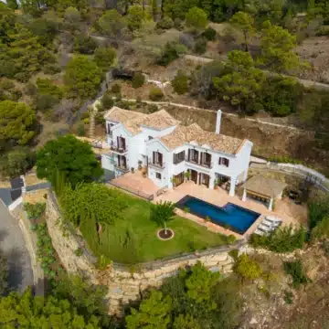 Luxurious villa nestled within the prestigious El Madroñal, Benahavis Picture 26