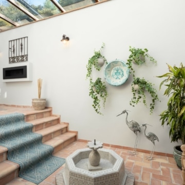 Luxurious villa nestled within the prestigious El Madroñal, Benahavis Picture 15