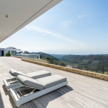 A villa with spectacular sea views in a gated community of Monte Mayor, Benahavís Picture 44