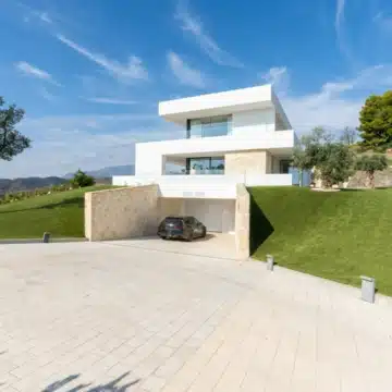 A villa with spectacular sea views in a gated community of Monte Mayor, Benahavís Picture 30