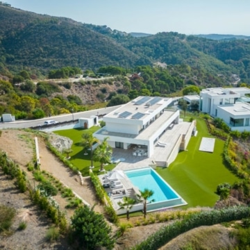 A villa with spectacular sea views in a gated community of Monte Mayor, Benahavís Picture 20