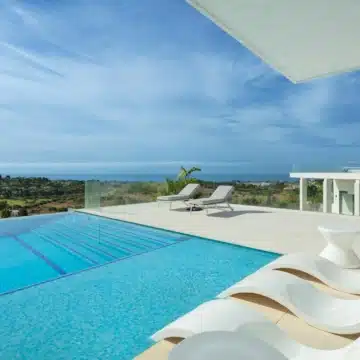 Contemporary villa with magnificent views in El Paraiso, Estepona Picture 27