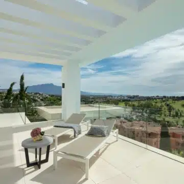 Contemporary villa with magnificent views in El Paraiso, Estepona Picture 19