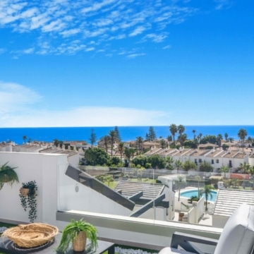 Elegant and unique beach penthouse with panoramic views in Estepona Picture 14