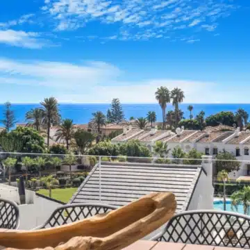 Elegant and unique beach penthouse with panoramic views in Estepona Picture 15