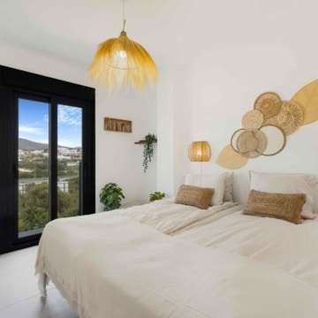 Elegant and unique beach penthouse with panoramic views in Estepona Picture 10