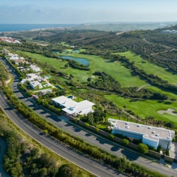 Exceptional golfside residence set on generous plot in Finca Cortesin Golfside Picture 22