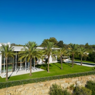 Exceptional golfside residence set on generous plot in Finca Cortesin Golfside Picture 23