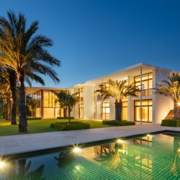 Exceptional golfside residence set on generous plot in Finca Cortesin Golfside Picture 3