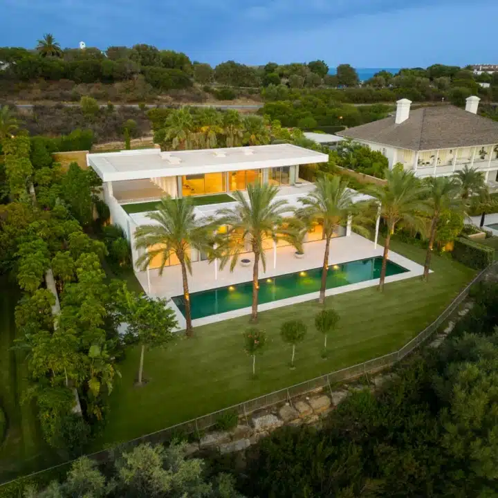 Marvellous frontline golf villa with stunning garden in Finca Cortesin Golf Resort Picture