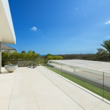 Marvellous frontline golf villa with stunning garden in Finca Cortesin Golf Resort Picture 12