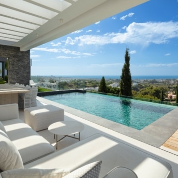 Newly built exquisite modern villa situated in the prestigious El Herrojo, Benahavis Picture 22