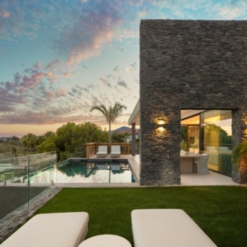 Newly built exquisite modern villa situated in the prestigious El Herrojo, Benahavis Picture 31