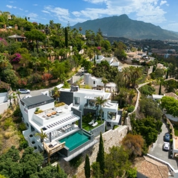 Newly built exquisite modern villa situated in the prestigious El Herrojo, Benahavis Picture 38