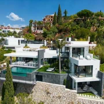 Newly built exquisite modern villa situated in the prestigious El Herrojo, Benahavis Picture 39