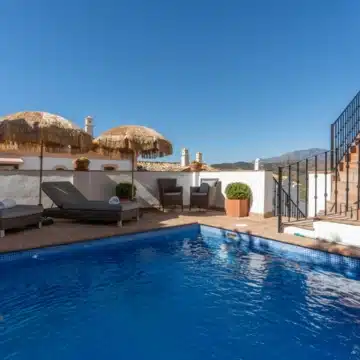 A modern contemporary townhouse nestled in the sought after urbanisation of La Heredia, Benahavis Picture 18