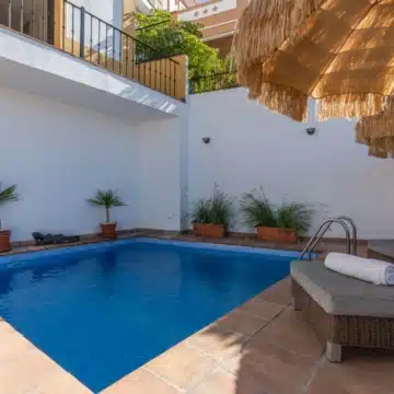 A modern contemporary townhouse nestled in the sought after urbanisation of La Heredia, Benahavis Picture 12