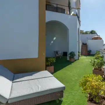 A modern contemporary townhouse nestled in the sought after urbanisation of La Heredia, Benahavis Picture 13