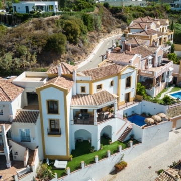 A modern contemporary townhouse nestled in the sought after urbanisation of La Heredia, Benahavis Picture 39