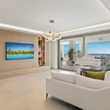 Modern luxury groundfloor apartment in Nueva Andalucia, Marbella Picture 1