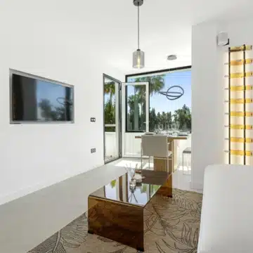 Charming penthouse with a modern scandinavian design in Nueva Andalucia, Marbella Picture 16