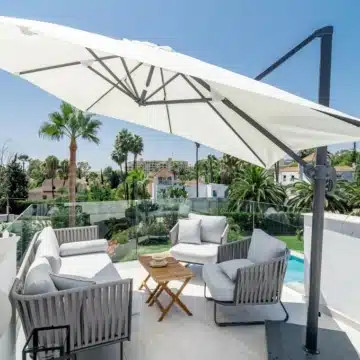 Modern living townhouse in the heart of Nueva Andalucia, Marbella Picture 3