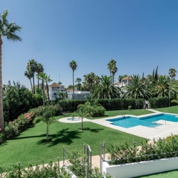 Modern living townhouse in the heart of Nueva Andalucia, Marbella Picture 24